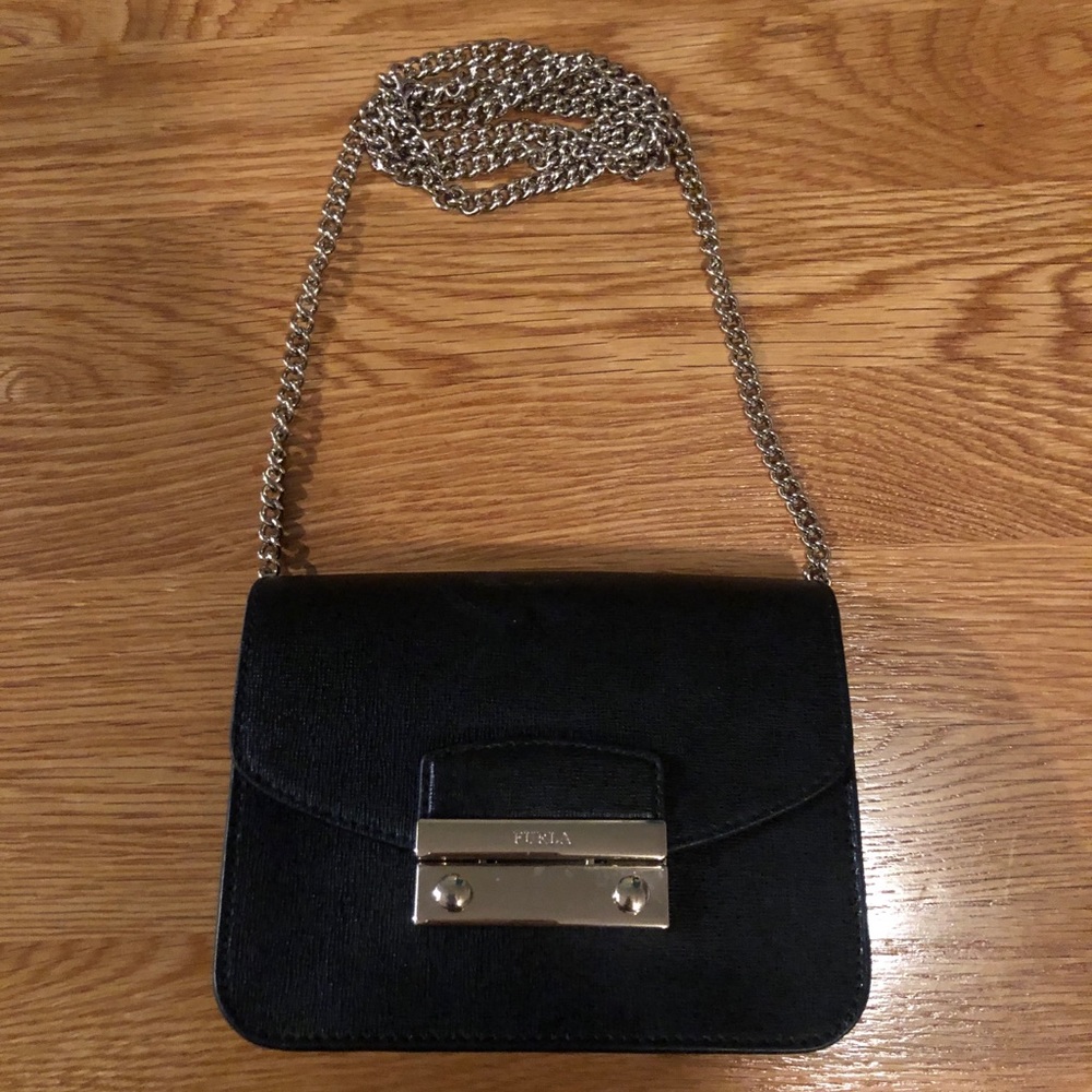 excellent condition furla snap front crossbody